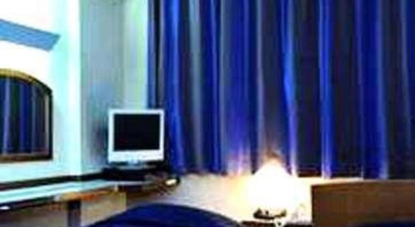 Tokyo Business Hotel Екстериор снимка