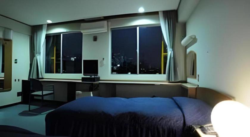 Tokyo Business Hotel Екстериор снимка