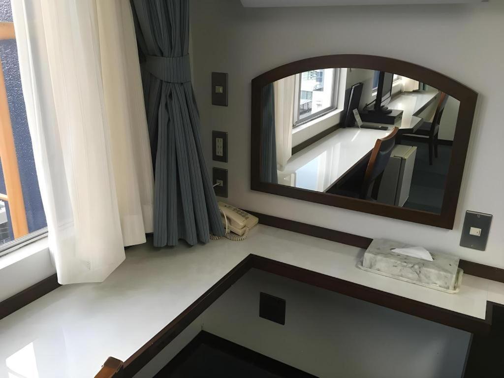 Tokyo Business Hotel Екстериор снимка